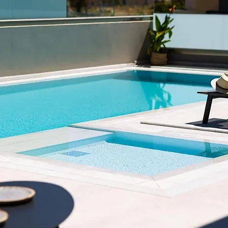 Lagoon Seabreeze Villa, Sumptuous Retreat, By Thinkvilla Βίλα